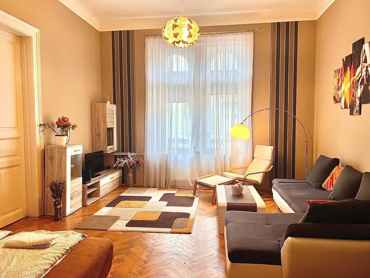 A54: Charming Apartment In The Ruin Bar District Budapest Exterior foto