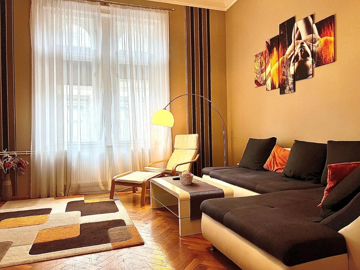 A54: Charming Apartment In The Ruin Bar District Budapest Exterior foto
